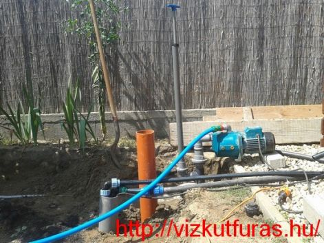 alfoldi_kut_furasa_dunaharasztiban.jpg